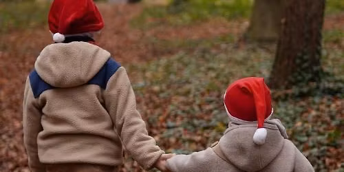 KAR\u00c1CSONYI MAN\u00d3K csal\u00e1di nap