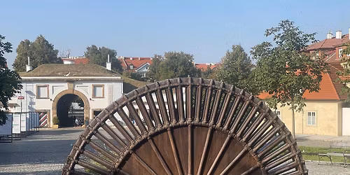 Komentovan\u00e1 proch\u00e1zka Prahou 6