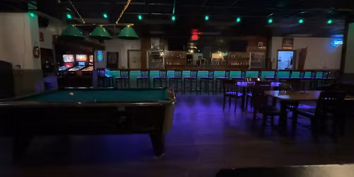 Food Trucks & Trivia 