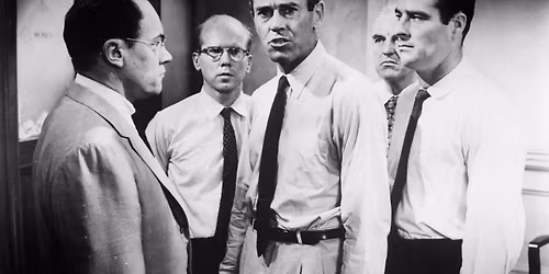 S\u00f8lvberget cinematek: 12 edsvorne menn (1957)