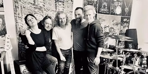 Brat\u0159i Karamazovi + Space Detour vystoup\u00ed spole\u010dn\u011b na p\u00f3diu lodi Kamina Boat