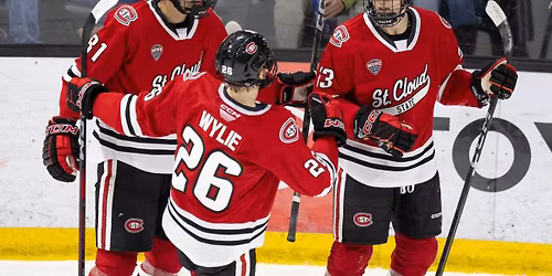 St. Cloud State Huskies at Omaha Mavericks Mens Hockey