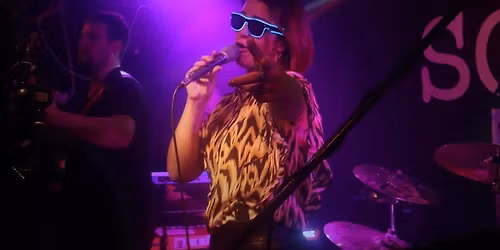 Lisa Marie Barry - live at the Halfway House