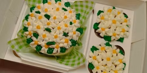 Pack dulce tarta bento y cupcakes de flores