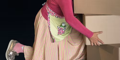 Spectacle solo clownesque " Et si on s'rangeait?"