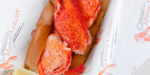 Cousins Maine Lobster in Fairfield, Rolling Oaks Apartments