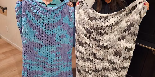 4 SPOTS LEFT! Nov 11th - Periwinkle Poppy Boutique Chunky Knit Blanket Workshop 