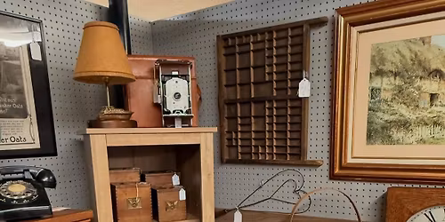 🌙 MIDNIGHT MARKET at J-U-N-Q-U-E 🌙
Shop till MIDNIGNIGHT | Third Saturday of Every Month 