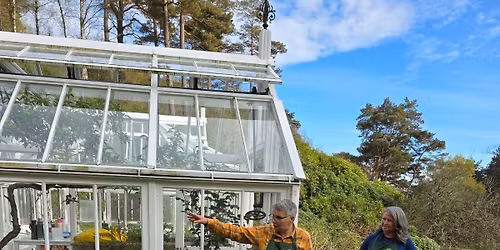 Plantebyttedag i drivhuset p\u00e5 Ris\u00f8bank