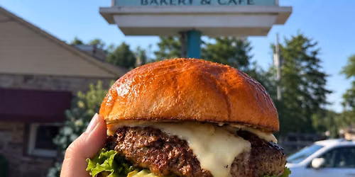 Tr\u00e8 x The Buttered Crumb Burger Night \ud83c\udf54