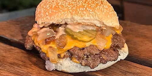 $3 SMASH BURGERS AT CASINO INN