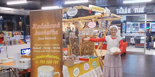 Kv\u00e1skov\u00fd a formi\u010dkov\u00fd kr\u00e1mek Jany Berkov\u00e9 na \u0158EMESLN\u00c9M JARMARKU v Otnic\u00edch