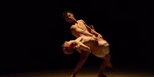 JoJo esitt\u00e4\u00e4 | Adi Schwarz: Boys in the Sand