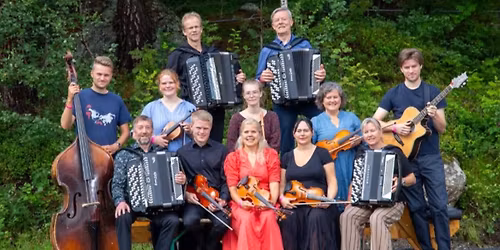 2. dagsfest med Contrazt Duo og Vardkampen Spellmannslag