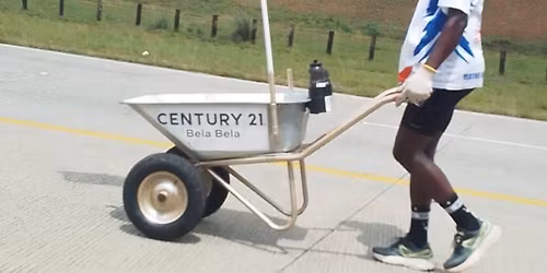 Run Boikie Run Wheelbarrow Challenge from Musina to Cape town 