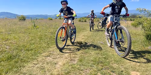 \u041f\u0440\u0438\u043a\u043b\u044e\u0447\u0435\u043d\u0441\u043a\u0430 \u0411\u0430\u0439\u043a \u0441\u0435\u0434\u043c\u0438\u0446\u0430 \u0437\u0430 \u0434\u0435\u0446\u0430 \u0438 \u043c\u043b\u0430\u0434\u0435\u0436\u0438