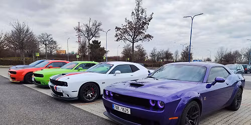 Kafe s US Cars na z\u00e1v\u011br roku