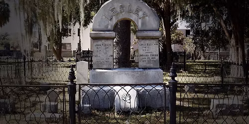 Walking Tour: Oaklawn Cemetery