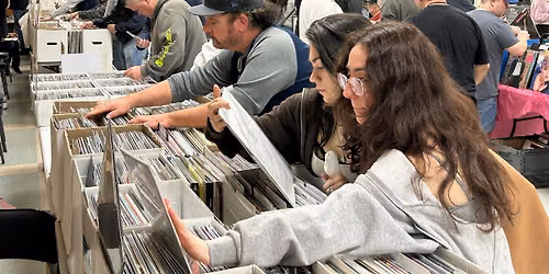 VINYL FUN! 10000 records for sale! Fredericksburg Record Riot! Sat Nov 21st