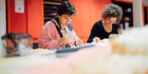 Slowing Down The Digital: Watercolour & Wikipedia