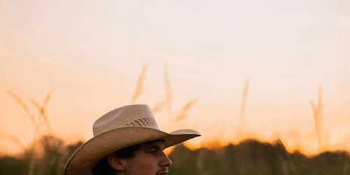 LIVE MUSIC @ DONZ: Thomas Milton 4-7pm\ud83d\udc4f\ud83c\udffc\ud83c\udfb6\ud83c\udfb8