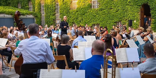 A naps\u00fct\u00f6tte s\u00e1v \u2013 A Danubia Zenekar ny\u00e1resti koncertje