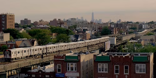 In Jackson Heights (Frederick Wiseman) 