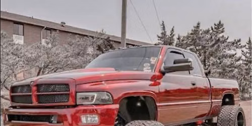 Trucks meet princessAuto L\u00e9vis 