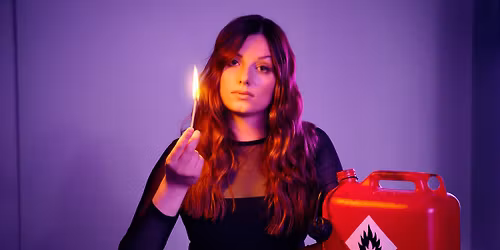 Lara Ermer - Bayreuth | Leicht entflammbar