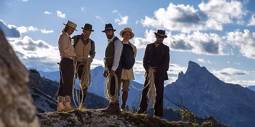 V\u00e1ndorL\u00e1ss EST - Az E\u00f6tv\u00f6s l\u00e1nyok nyom\u00e1ban a Dolomitokban - filmvet\u00edt\u00e9s \u00e9s besz\u00e9lget\u00e9s a k\u00e9sz\u00edt\u0151kkel