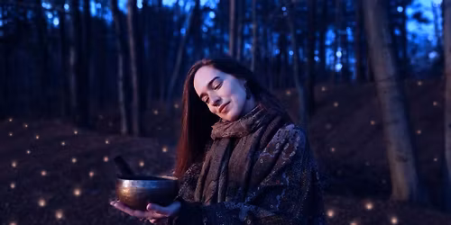 Pozdrav zime: skupinsko petje in zvo\u010dna kopel