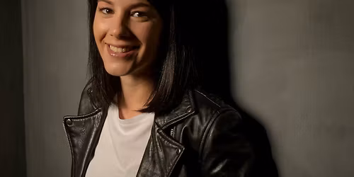 Kort\u00e1rs m\u0171v\u00e9szet Hal\u00e1sz Rit\u00e1val \u2013 s\u00e9ta Erzs\u00e9betv\u00e1rosban