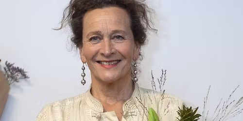 Ulla Henningsen fortolker Liva Weel - sange om en stor dansk sangerinde