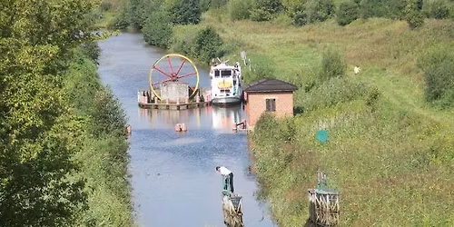 Rejs statkiem po trawie, czyli niezwyk\u0142a pochylnia w Buczy\u0144cu na Kanale Elbl\u0105skim