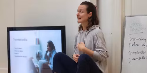 AFLYST: PSYKOLOGI x YOGA