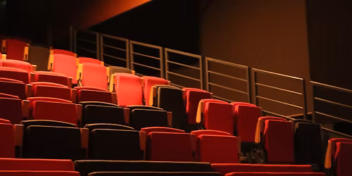 Soir\u00e9e th\u00e9\u00e2tre amateur - Still Kiddin' et Les Vagabonds en Seine