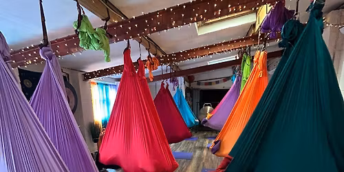 Floating gong bath with Rainbow Vibrations