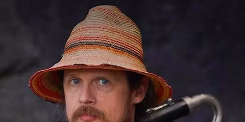 Mental Alaska: Arrington De Dionyso (USA), Keuhkot \/\/ Kulttuuritalo Telakka