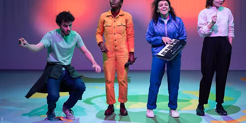 Th\u00e9\u00e2tre - Ouverture des hostilit\u00e9s