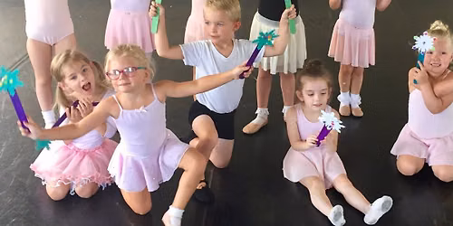TUTUS, TIARAS & A PRINCE OR TWO..... 4.5 - 6 YRS