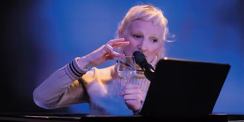 Guna Zari\u0146a koncertizr\u0101d\u0113 Dzeltens trotu\u0101rs. Festiv\u0101ls Eiropas Ziemassv\u0113tki