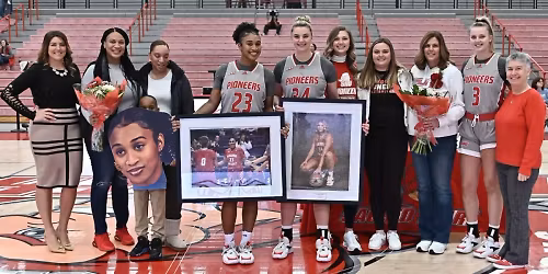 Parking Sacred Heart Pioneers at Bentley Falcons Mens Hockey
