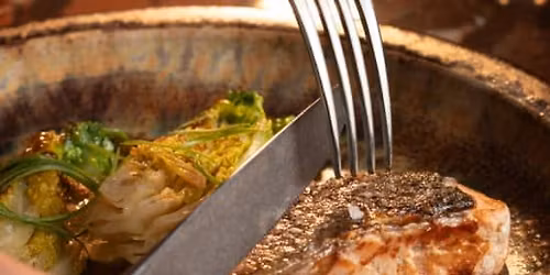 Men\u00fa de Noche en plena Gran V\u00eda en La Catorce, Madrid