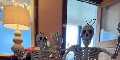 Crochet a Skeleton a Sweater 