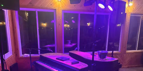 Dueling Pianos at Stone House Vinyards!