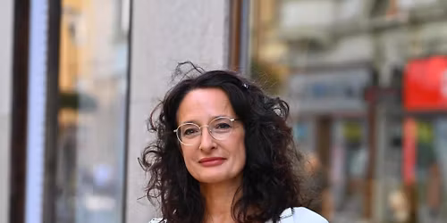 Romana Vaverov\u00e1: Ostrava v rom\u00e1nu, rom\u00e1n v Ostrav\u011b - beseda s autorkou