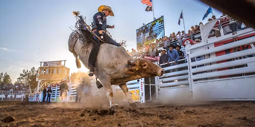 Sisters Rodeo - Extreme Bulls Night