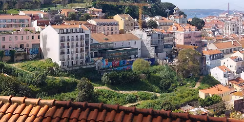 Caminhando pela Muralha Fernandina de Lisboa