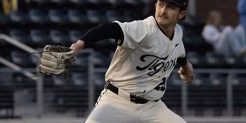 Parking Missouri Tigers at Alabama Crimson Tide Womens Volleyball