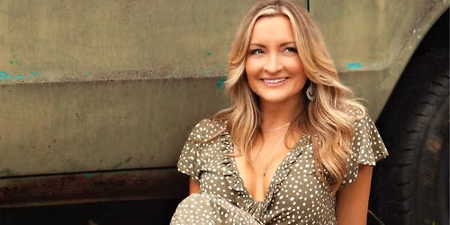 Melissa Quinn Fox